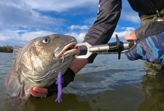Gomexus Aluminum Fish Gripper with Scale